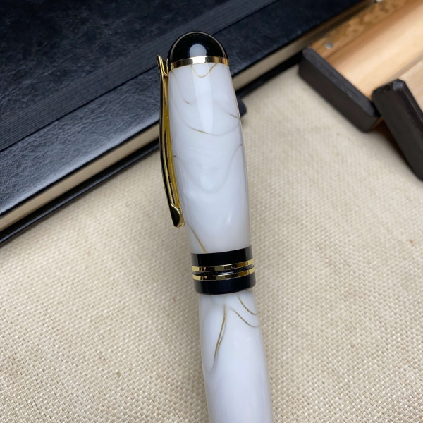 Перова ручка ручної роботи NV-071, акрил