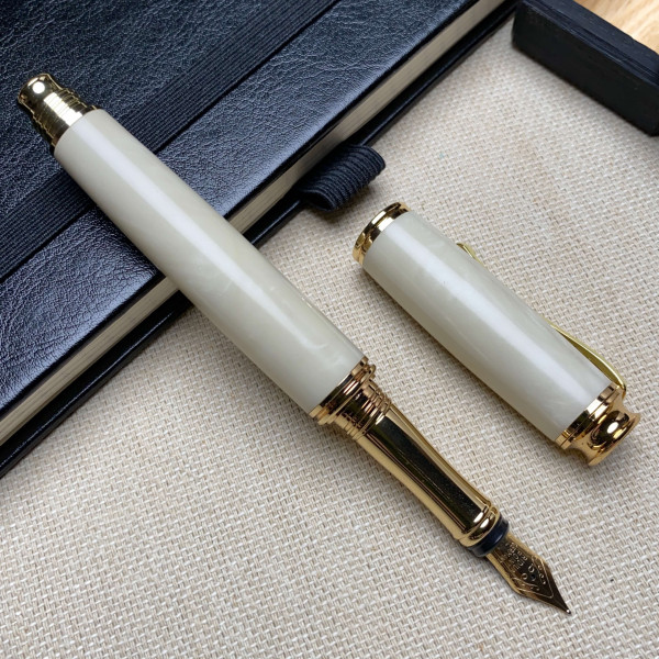 Перова ручка NV-355 ручної роботи, виготовлена із епоксидної смоли