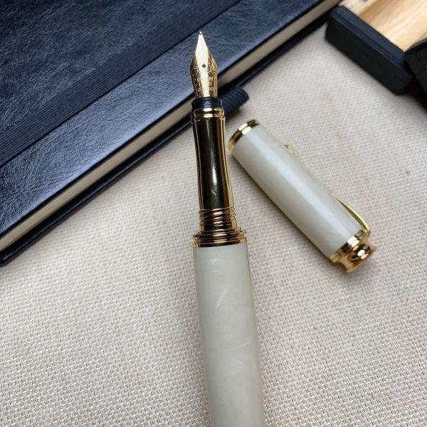 Перова ручка NV-355 ручної роботи, виготовлена із епоксидної смоли