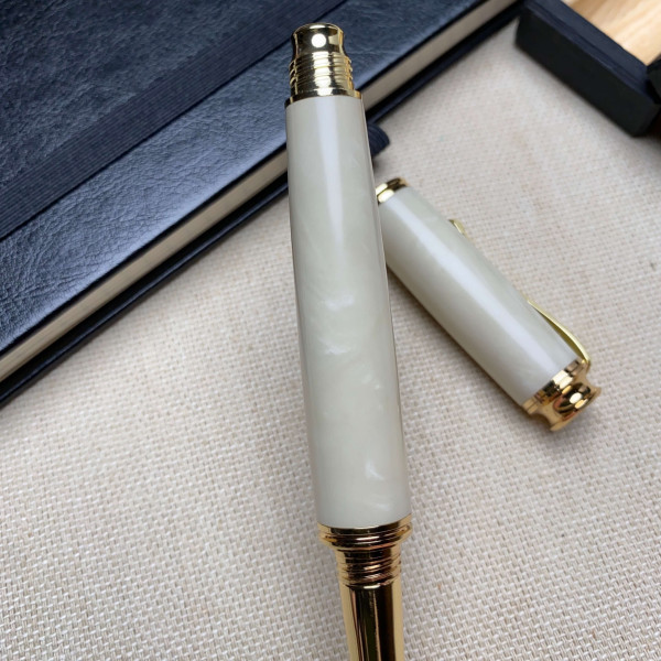 Перова ручка NV-355 ручної роботи, виготовлена із епоксидної смоли