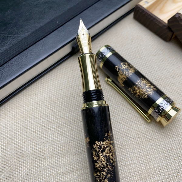Перова ручка ручної роботи NV-516 дерево мореного дуба та срібна поталь