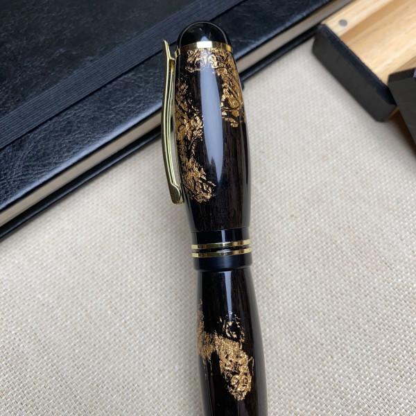 Перова ручка ручної роботи NV-071 дерево мореного дуба та золота поталь