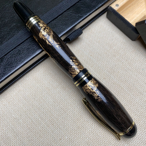 Перова ручка ручної роботи NV-071 дерево мореного дуба та золота поталь
