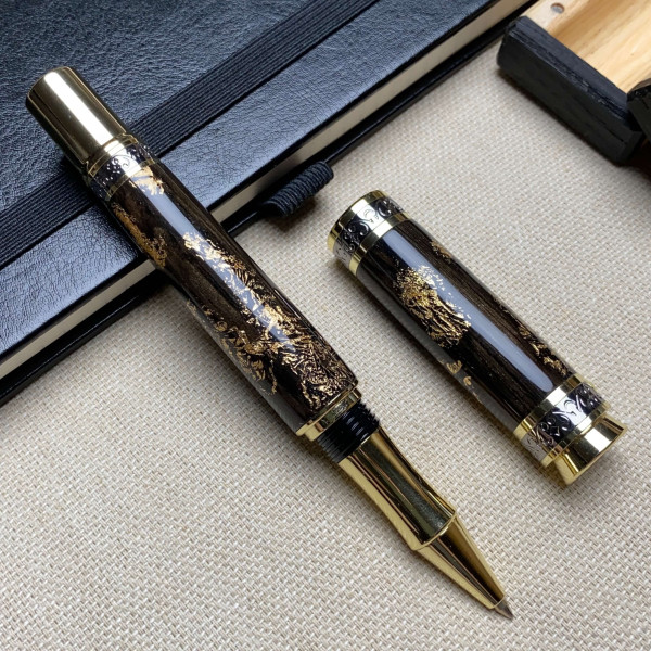 Ручка-ролер ручної роботи NV-516 дерево мореного дуба та золота поталь