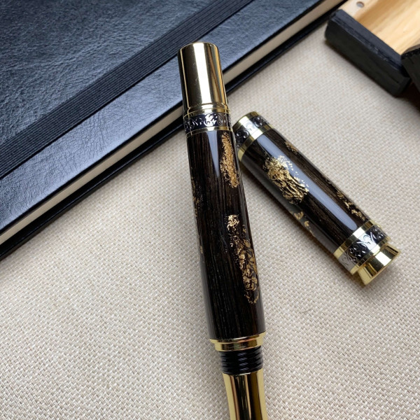Ручка-ролер ручної роботи NV-516 дерево мореного дуба та золота поталь