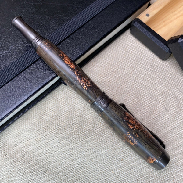 Ручка-ролер ручної роботи NV-308 дерево мореного дуба та бронзова поталь (матове покриття)