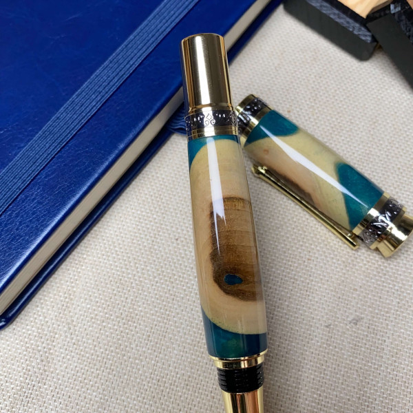 Унікальна ручка-ролер ручної роботи NV-516 дерево горіха і епоксидна смола