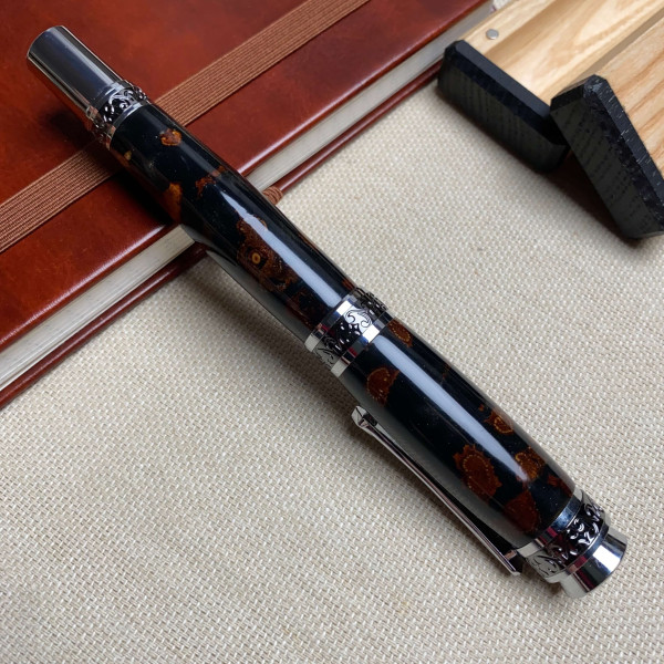 Унікальна ручка-ролер ручної роботи NV-516 справжні кипарисові шишки та епоксидна смола