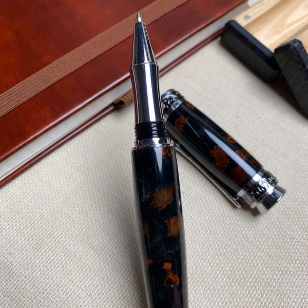 Унікальна ручка-ролер ручної роботи NV-516 справжні кипарисові шишки та епоксидна смола