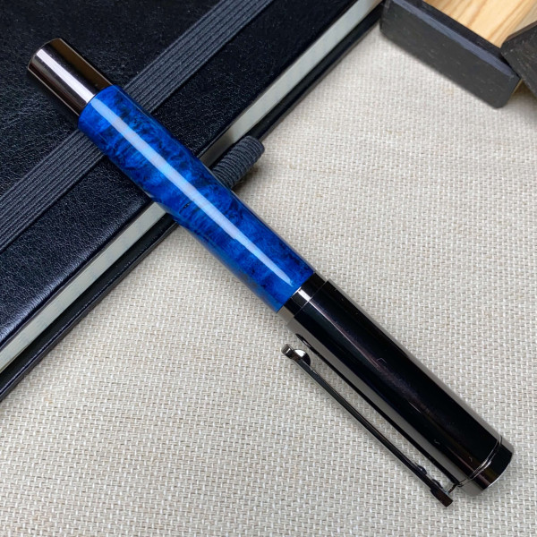 Ручка-ролер ручної роботи NV-452 виготовлена із деревини модифікованого капового клена