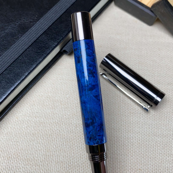 Ручка-ролер ручної роботи NV-452 виготовлена із деревини модифікованого капового клена