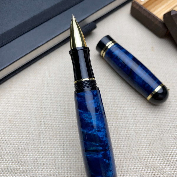 Ручка-ролер ручної роботи NV-071 виготовлена із модифікованого дерева капового клена