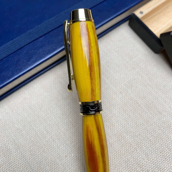 Унікальна ручка-ролер ручної роботи NV-308 виготовлена із модифікованої деревини сосни
