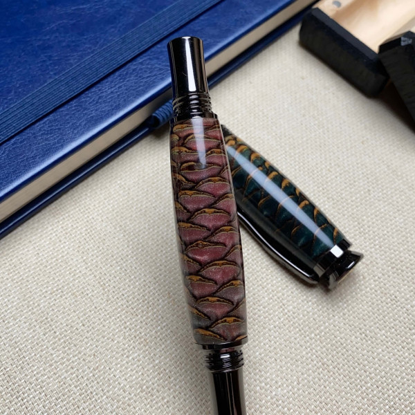 Унікальна ручка-ролер ручної роботи NV-448 виготовлена із справжньої шишки та епоксидної смоли