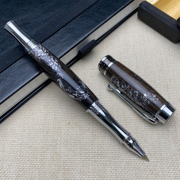 Ручка-ролер ручної роботи NV-308 дерево мореного дуба та срібна поталь