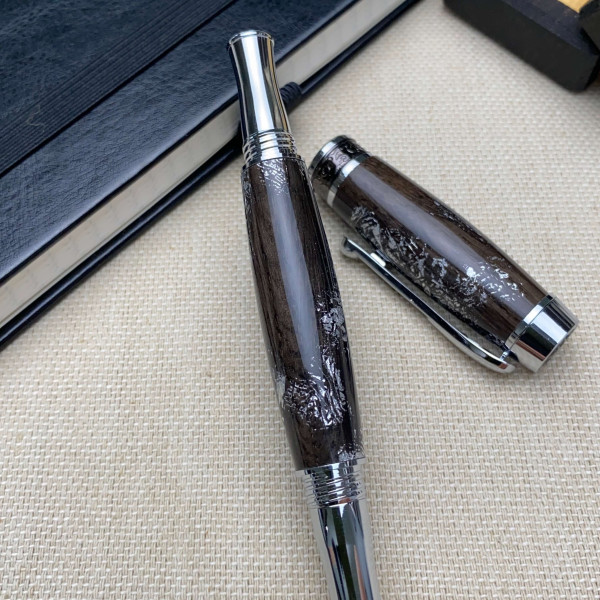 Ручка-ролер ручної роботи NV-308 дерево мореного дуба та срібна поталь