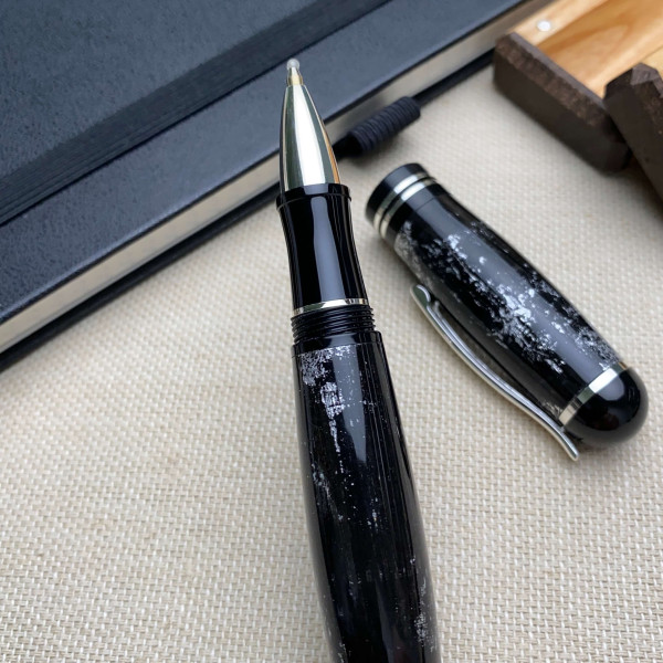 Ручка-ролер ручної роботи NV-071 дерево мореного дуба та срібна поталь