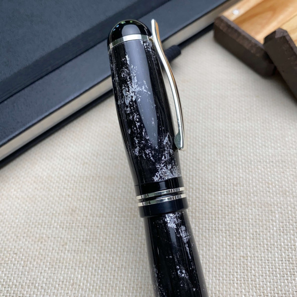 Ручка-ролер ручної роботи NV-071 дерево мореного дуба та срібна поталь