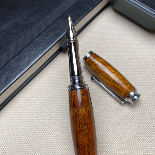 Ручка-ролер ручної роботи NV-355 із тропічного дерева - мербау