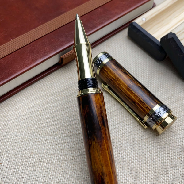 Ручка-ролер ручної роботи NV-516 виготовлена із модифікованого дерева сосни